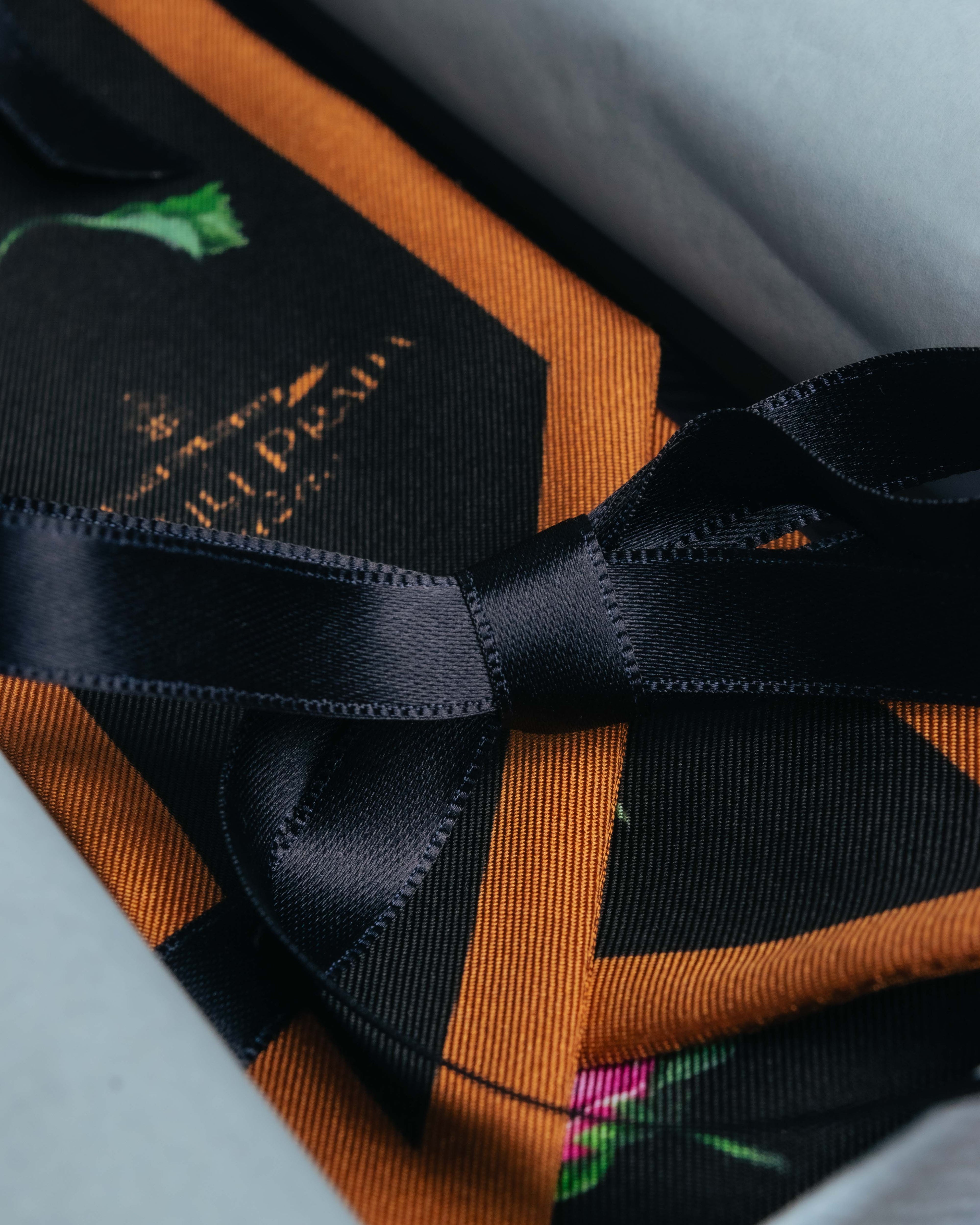 "PRADA" 2020's Floral silk skinny scarf