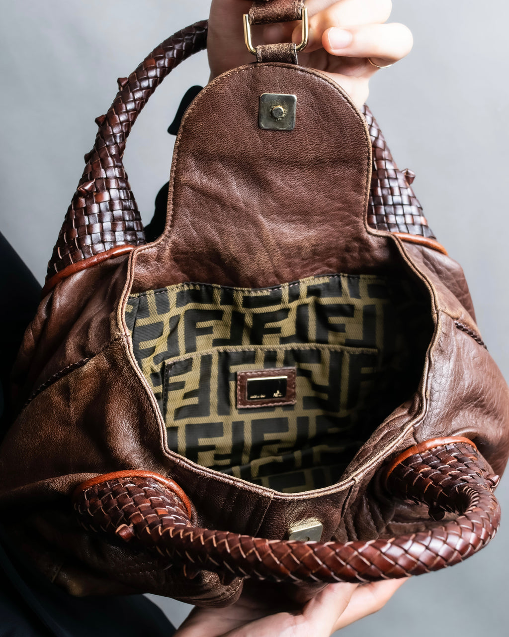 "FENDI" Brown color edition Spy bag
