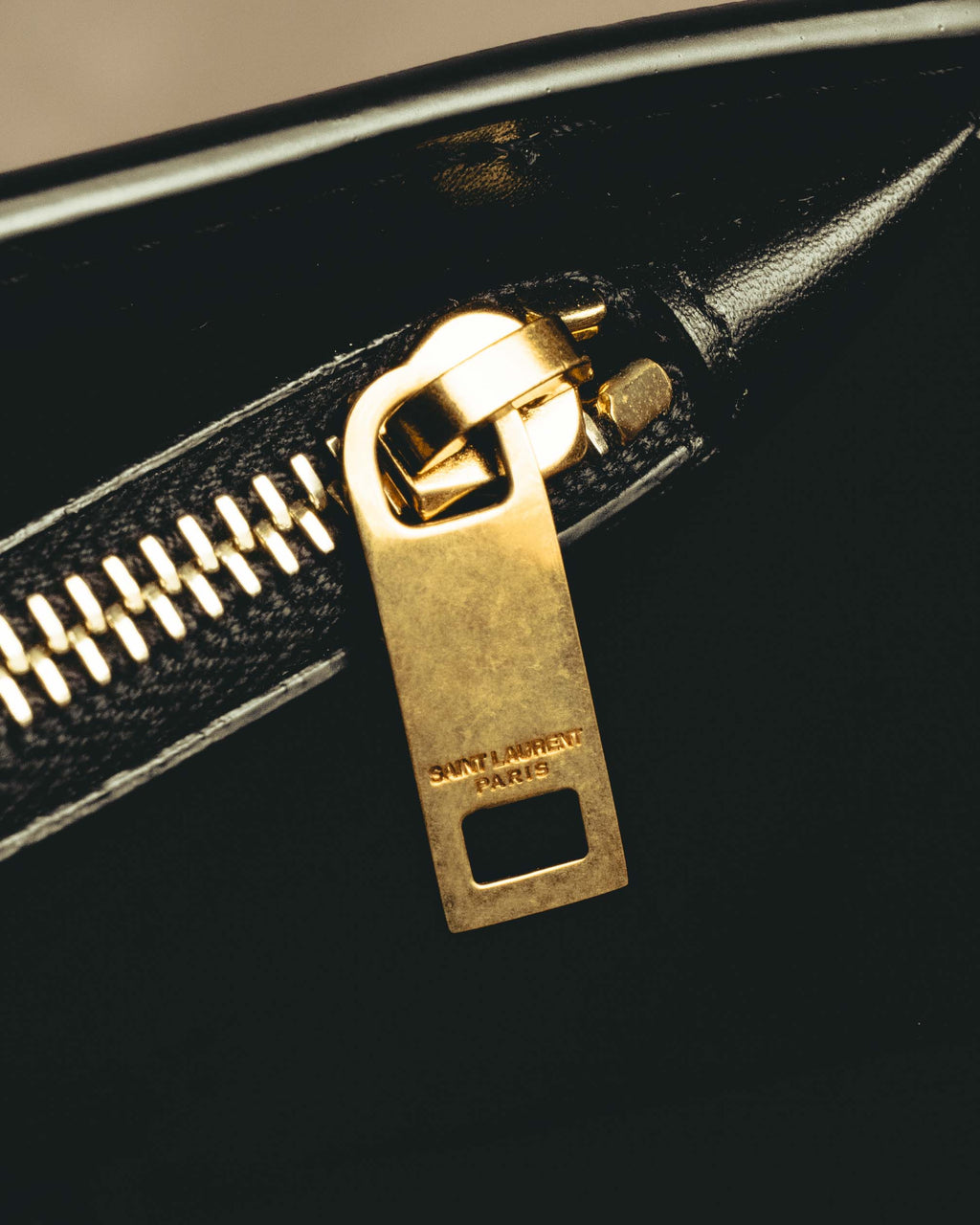 -SPECIAL- “Saint Laurent” 20’s Le Maillon smooth leather chain wallet