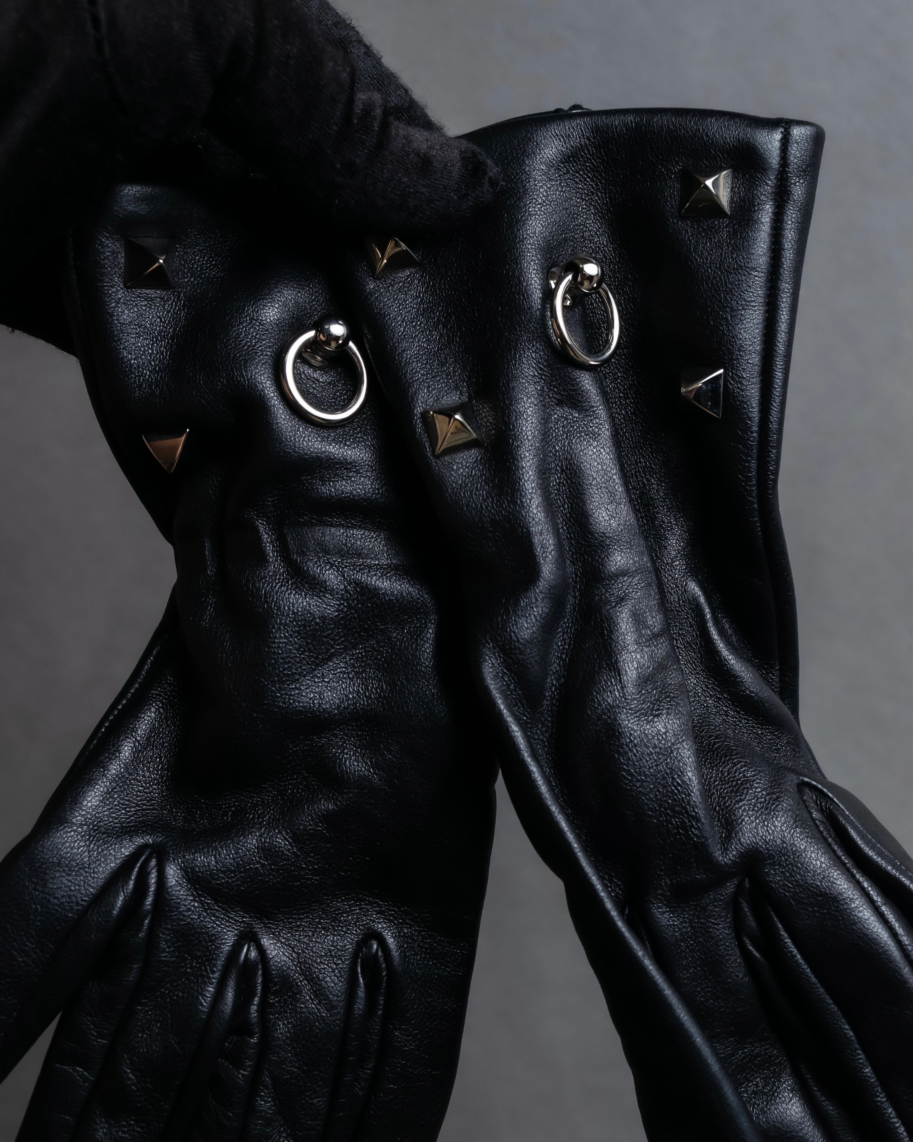 "HERMES" Stud &amp; ring design anjo leather gloves
