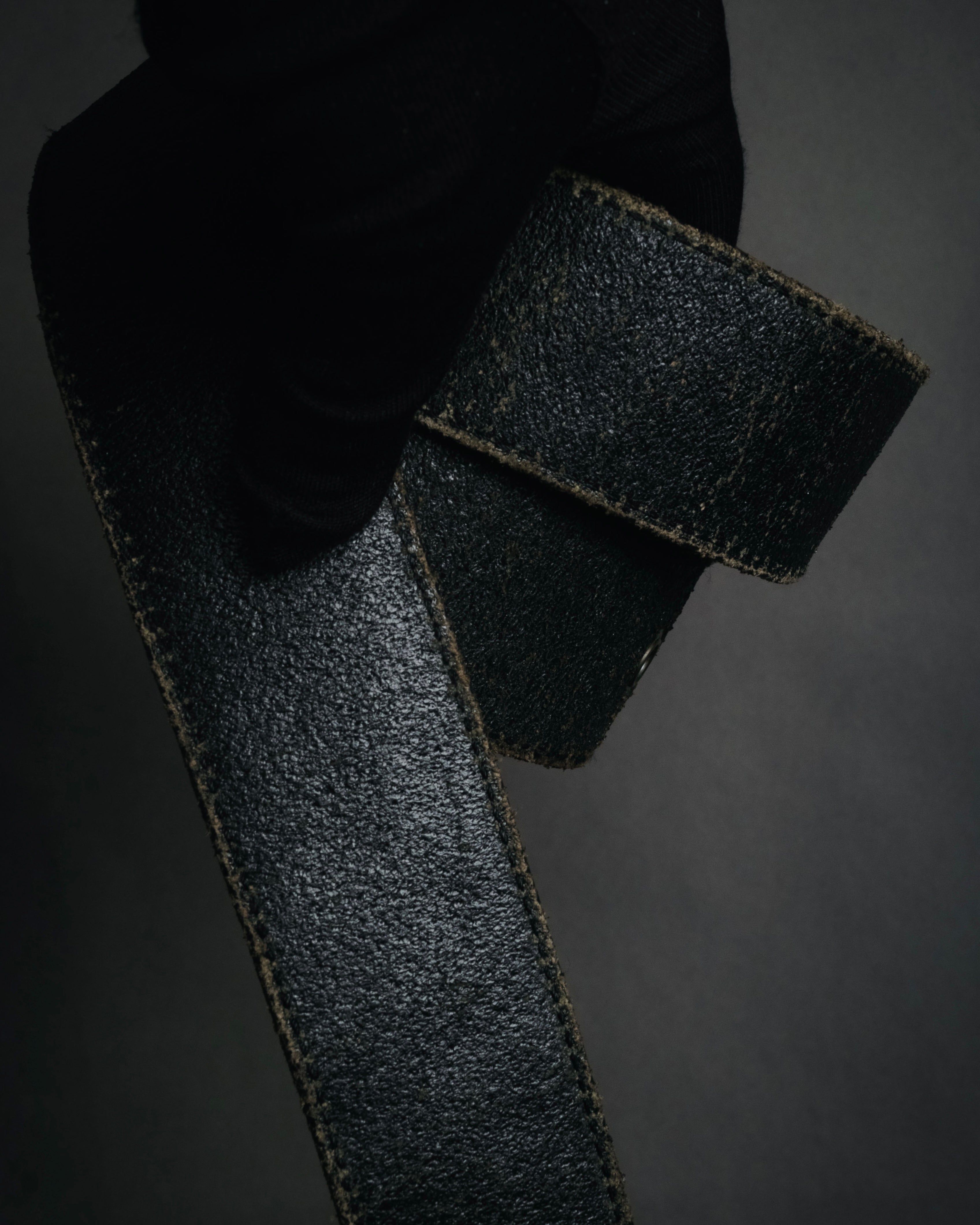 "DOLCE & GABBANA" 2003-08 Distressed croc-embossed hammered buckle belt