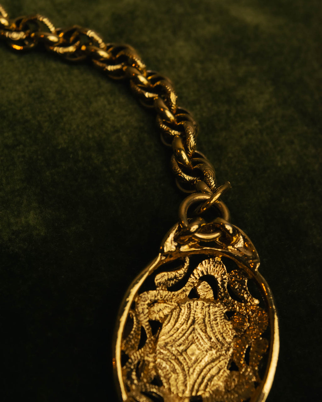 -SPECIAL- “YVES SAINT LAURENT” 80’s-90’s Baroque statement necklace