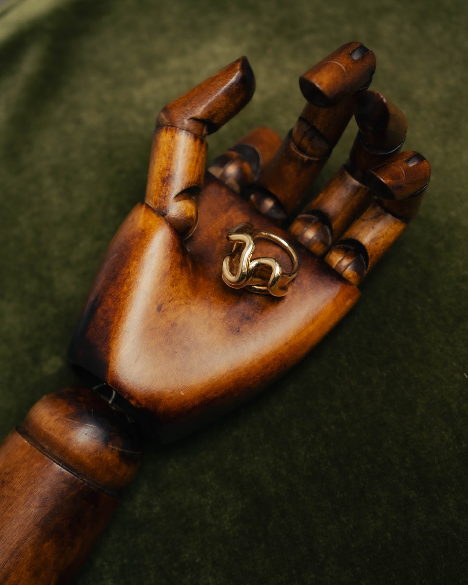 -SPECIAL- “Bottega Veneta” 10's- Sculptural gold plated knot ring