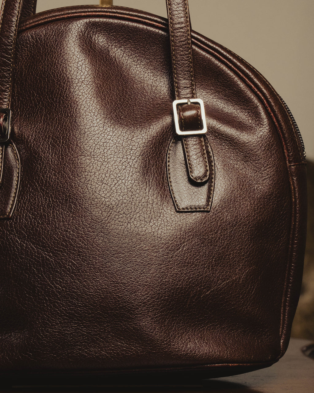 “BALENCIAGA” 80’s rounded dome leather shoulder bag