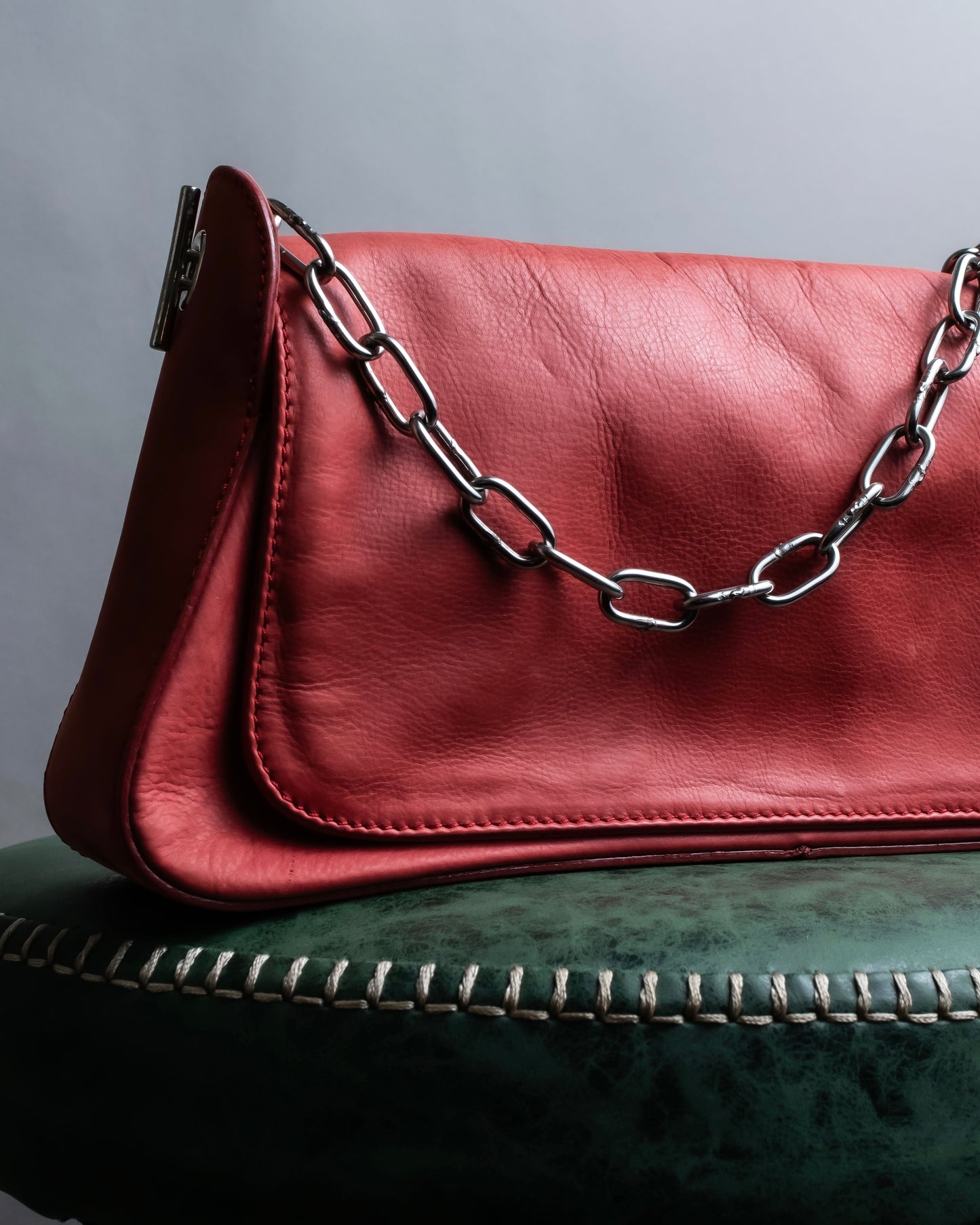 "MAISON MARGIELA 2001SS" Horizontal design silver chain handle leather bag