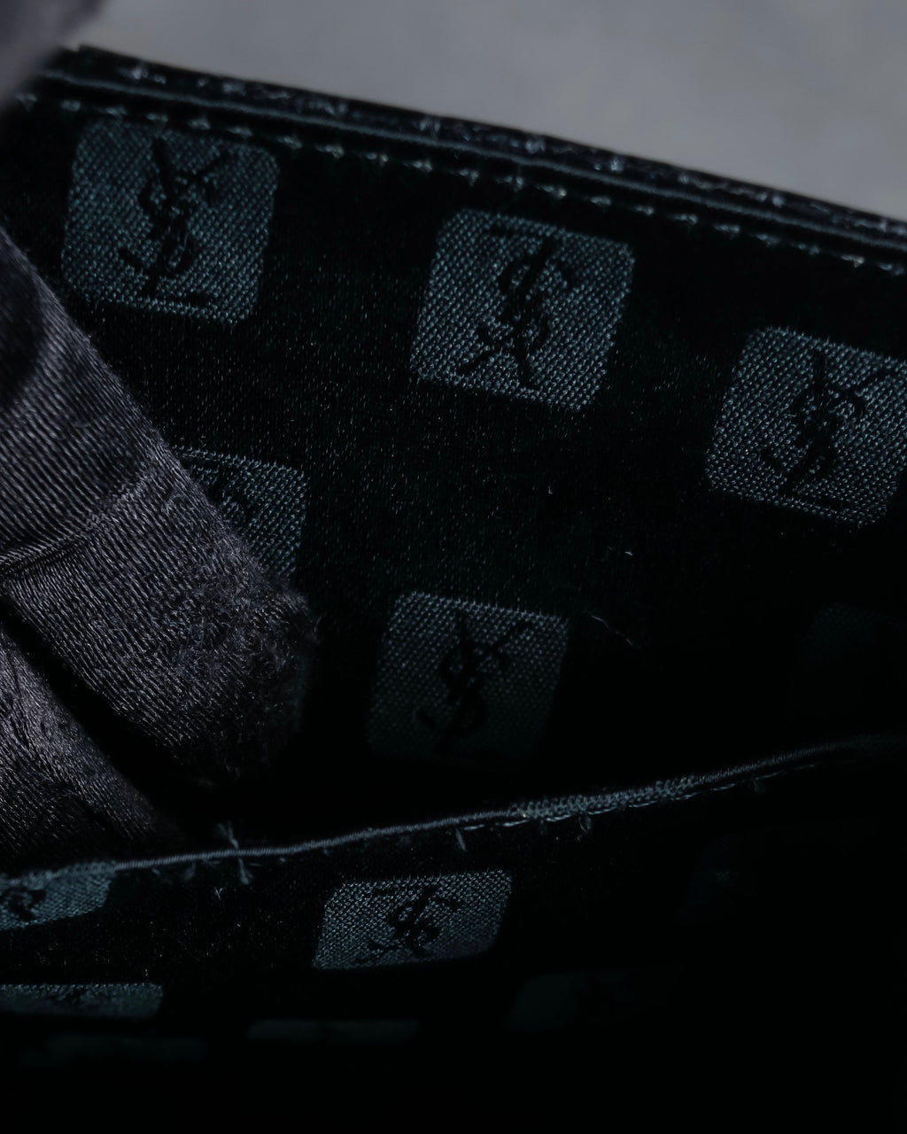 "YVES SAINT LAURENT" Braided stitch design crocodile embossed leather one-handle bag