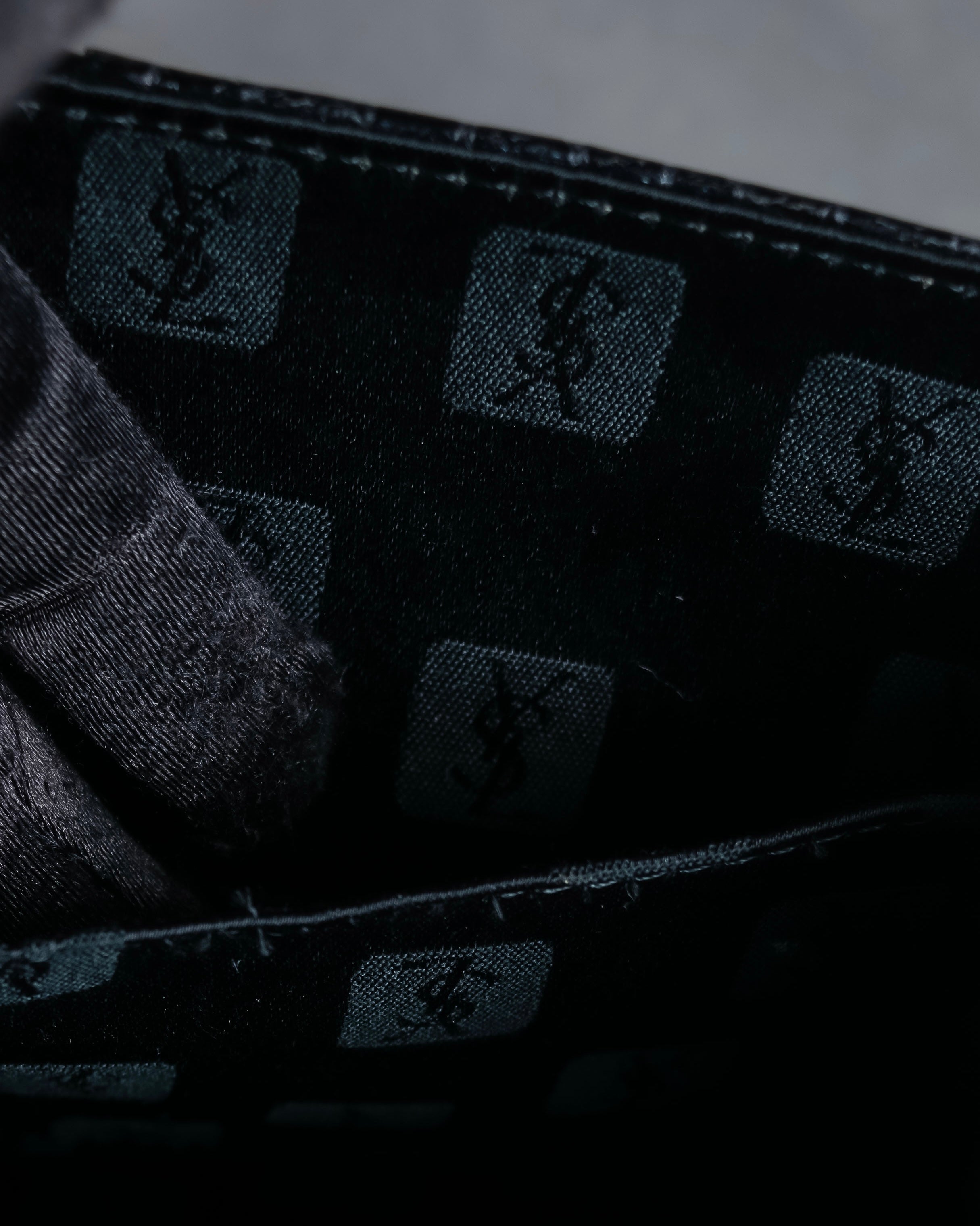 "YVES SAINT LAURENT" Braided stitch design crocodile embossed leather one-handle bag