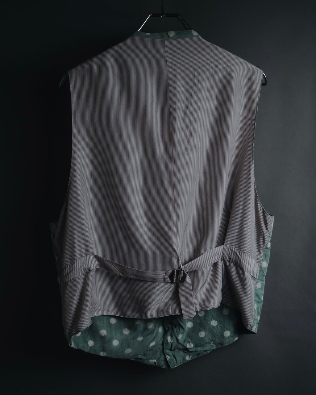 "COMME des GARÇONS HOMME"
Early 90s polka-dot rayon tailored vest