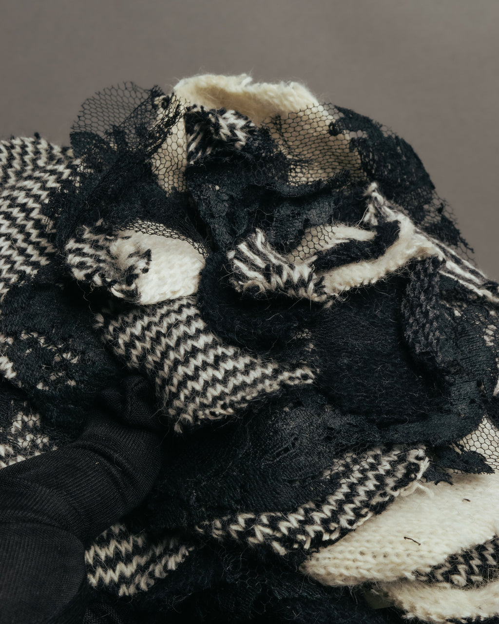 -SPECIAL- “VALENTINO” 00’s houndstooth lace flower corsage