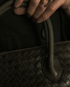 –SPECIAL– "BOTTEGA VENETA"
90’s-00’s intrecciato trapezoid handle bag