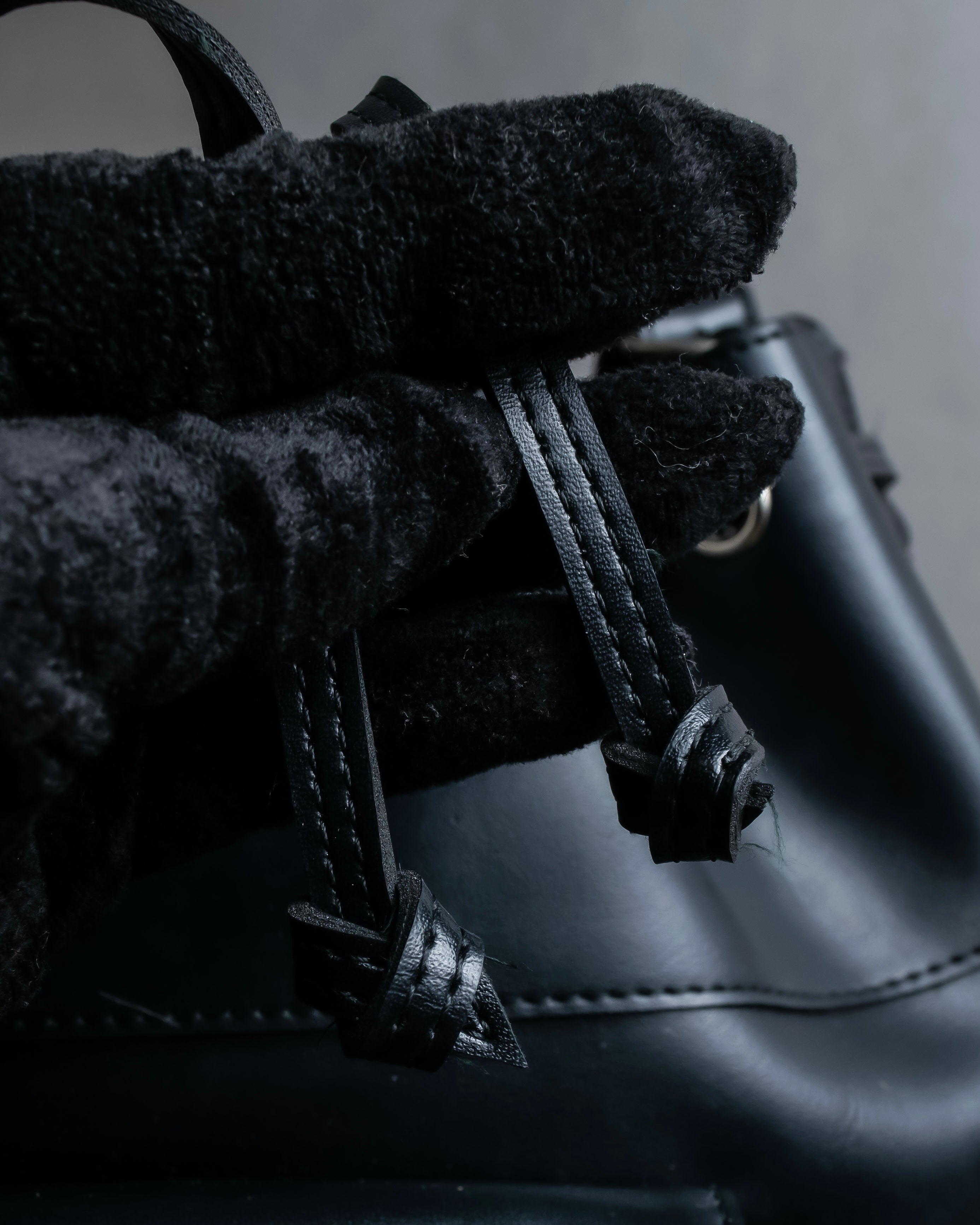 "COMME des GARCONS" Drawcord strings design PVC leather bag