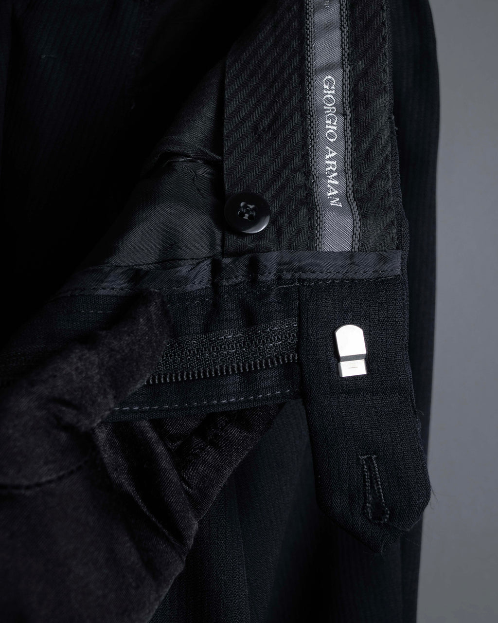 "GIORGIO ARMANI" LE COLLEZIONI line shadow stripe pattern set up