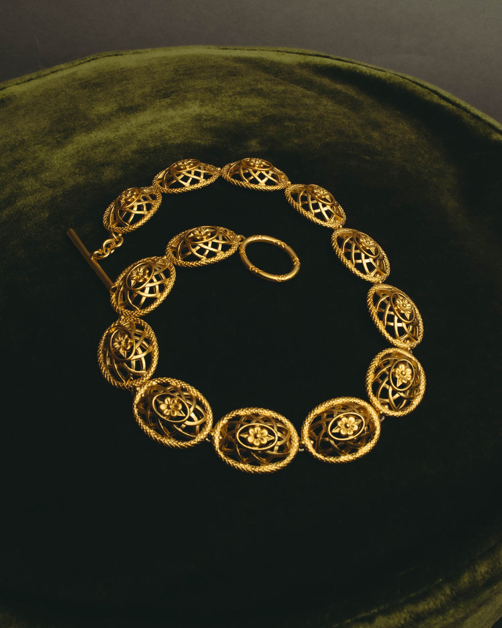 “Nina Ricci” 80’s-90’s floral openwork link necklace