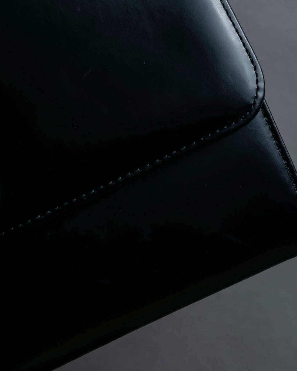 "Valentino Garavani" Logo turn lock parts design leather hand bag