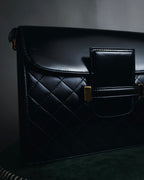 Bolso de cuero con diseño acolchado de diamantes de Yves Saint Laurent de los años 80-90