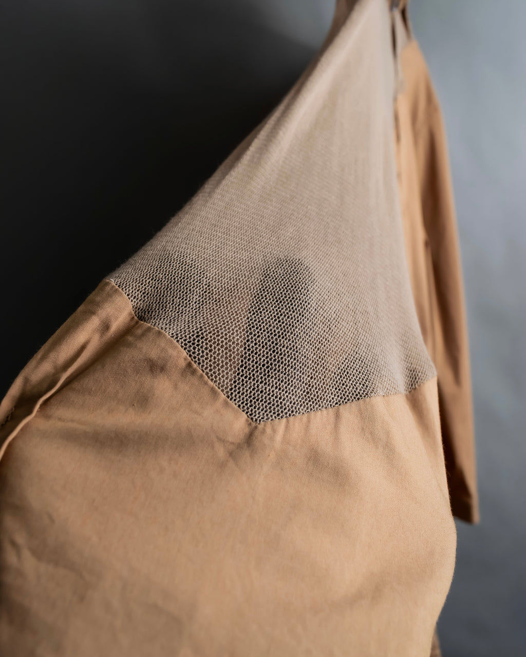 "N21 NUMEROVENTUNO" Switching design concealed shirt