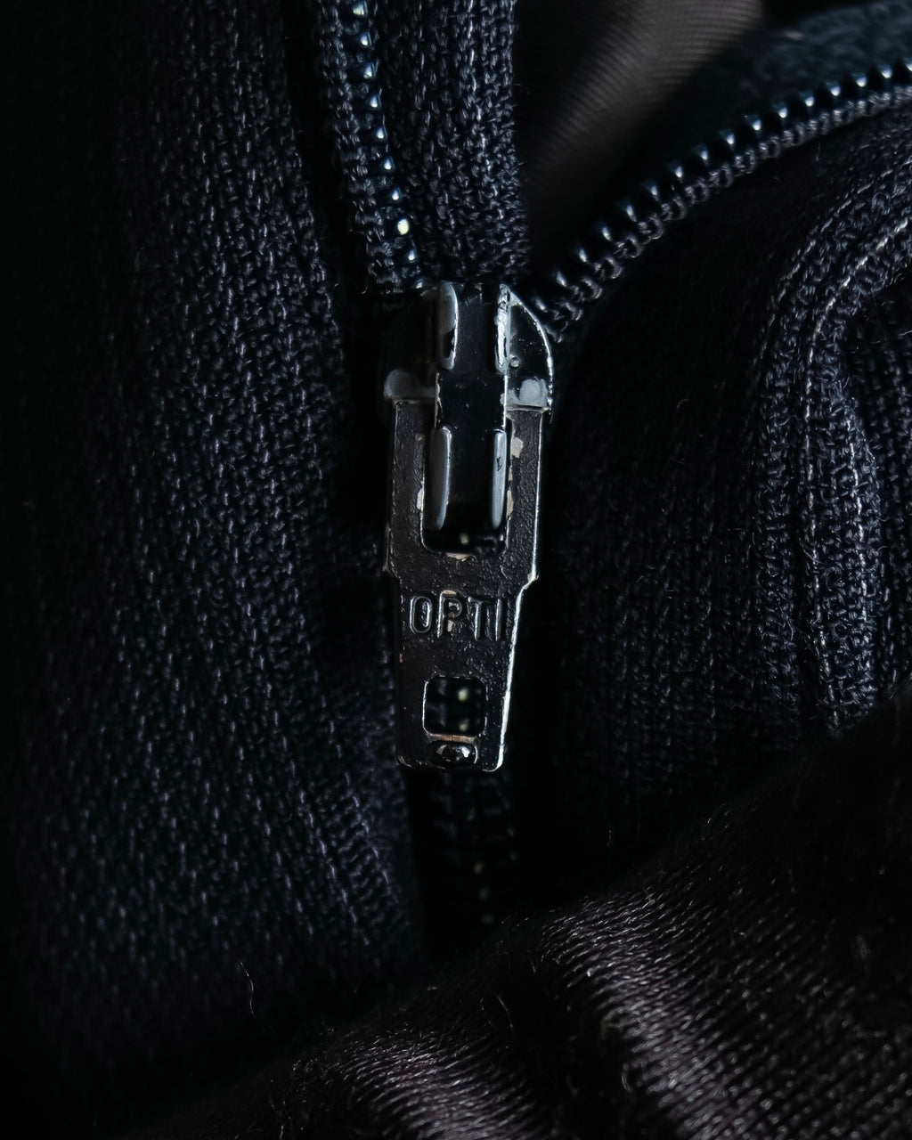 "GIORGIO ARMANI" Beautiful drape navy wool set up