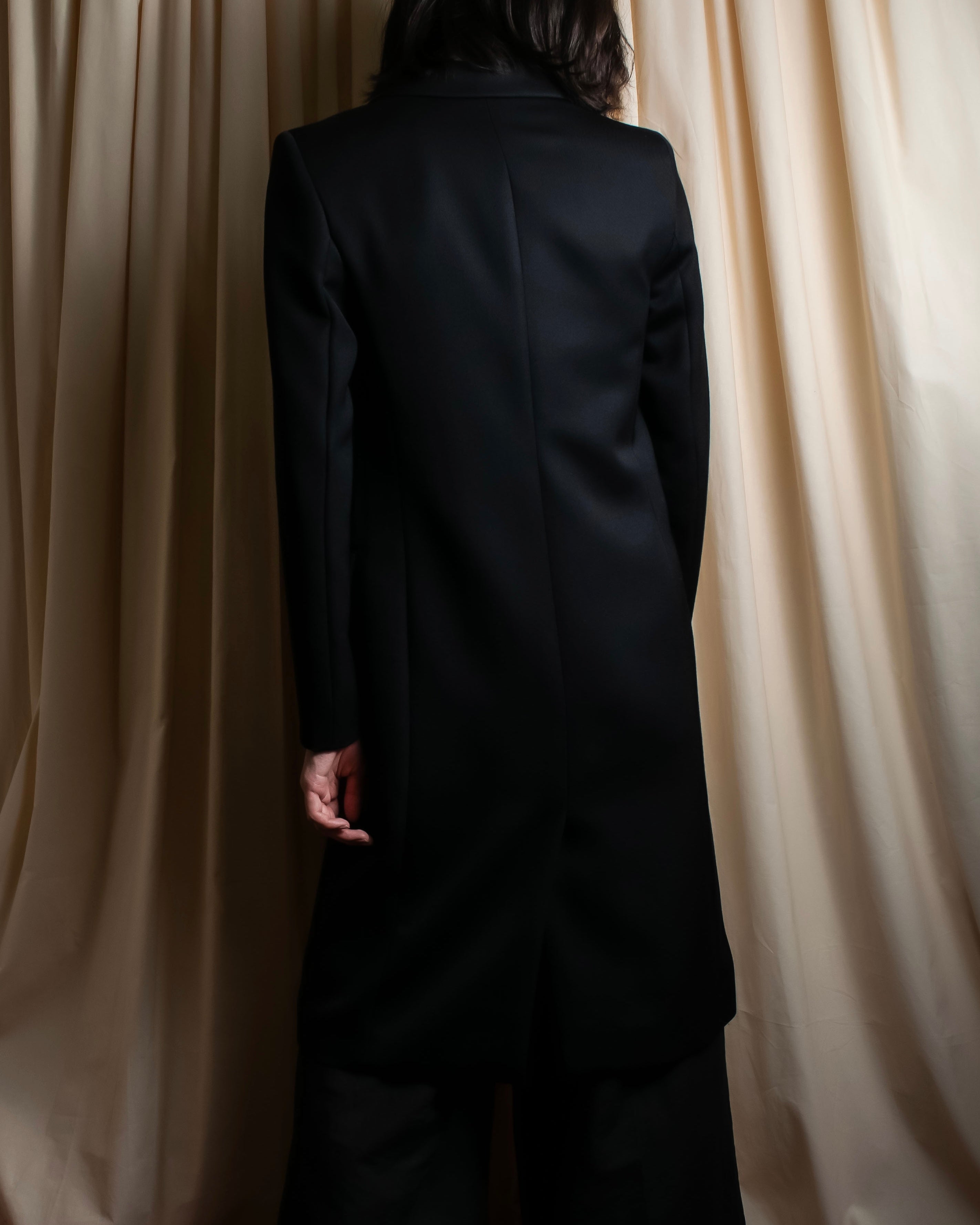 "HUGO BOSS" Satin switch lapel shaped tailored coat