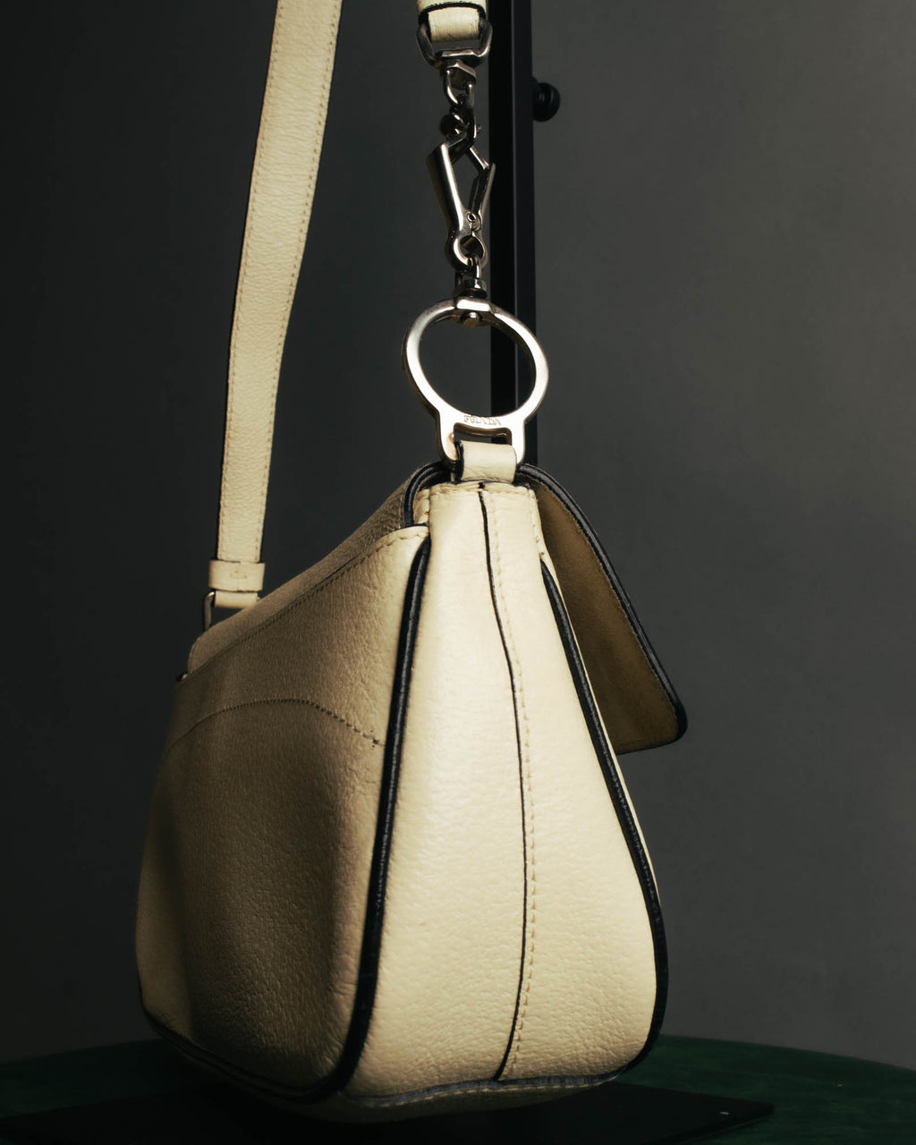 "PRADA" 90's-00's Cream pebbled leather shoulder bag