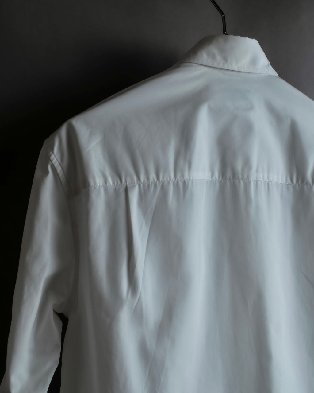 "BURBERRY" Wide collar embroidered emblem white shirt