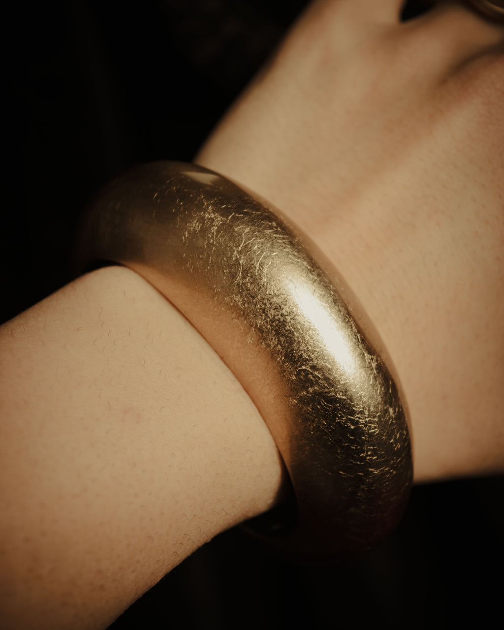 –SPECIAL– “HERMES” 00’s-10’s Lacquered wood open cuff