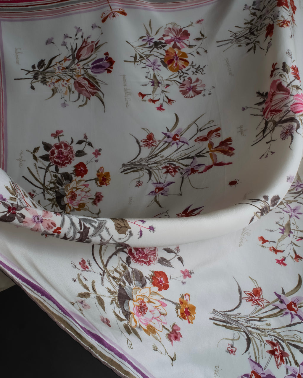 “GUCCI” Botanical printed silk scarf