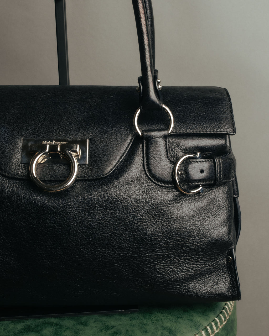 “Salvatore Ferragamo“ 00’s-10’s Gancini ring hardware leather shoulder bag