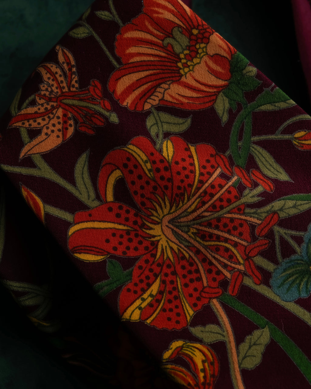 "GUCCI" Flower motif vintage logo design silk neck tie