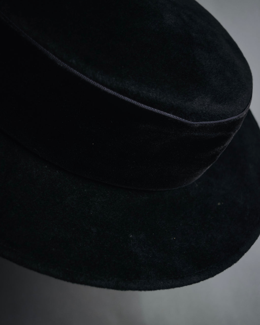 –SPECIAL– "CHANEL" 80’s fur felt velour boater hat