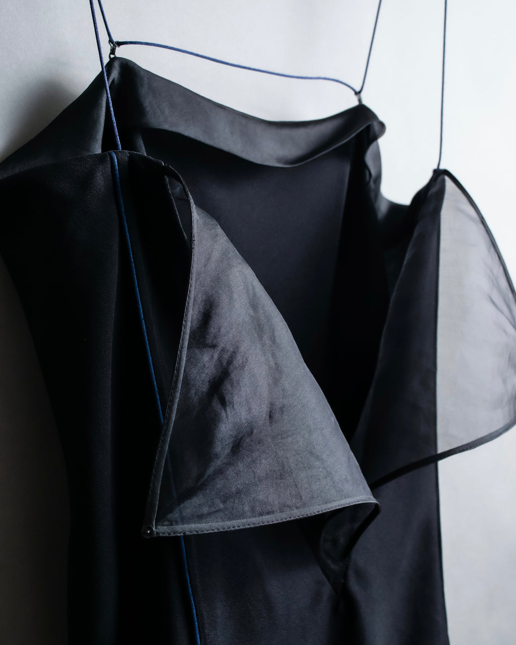 "BALENCIAGA" Piping material switching camisole