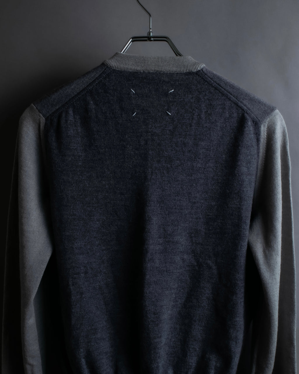 "Maison Martin Margiela" 2008SS two-tone V-neck knit