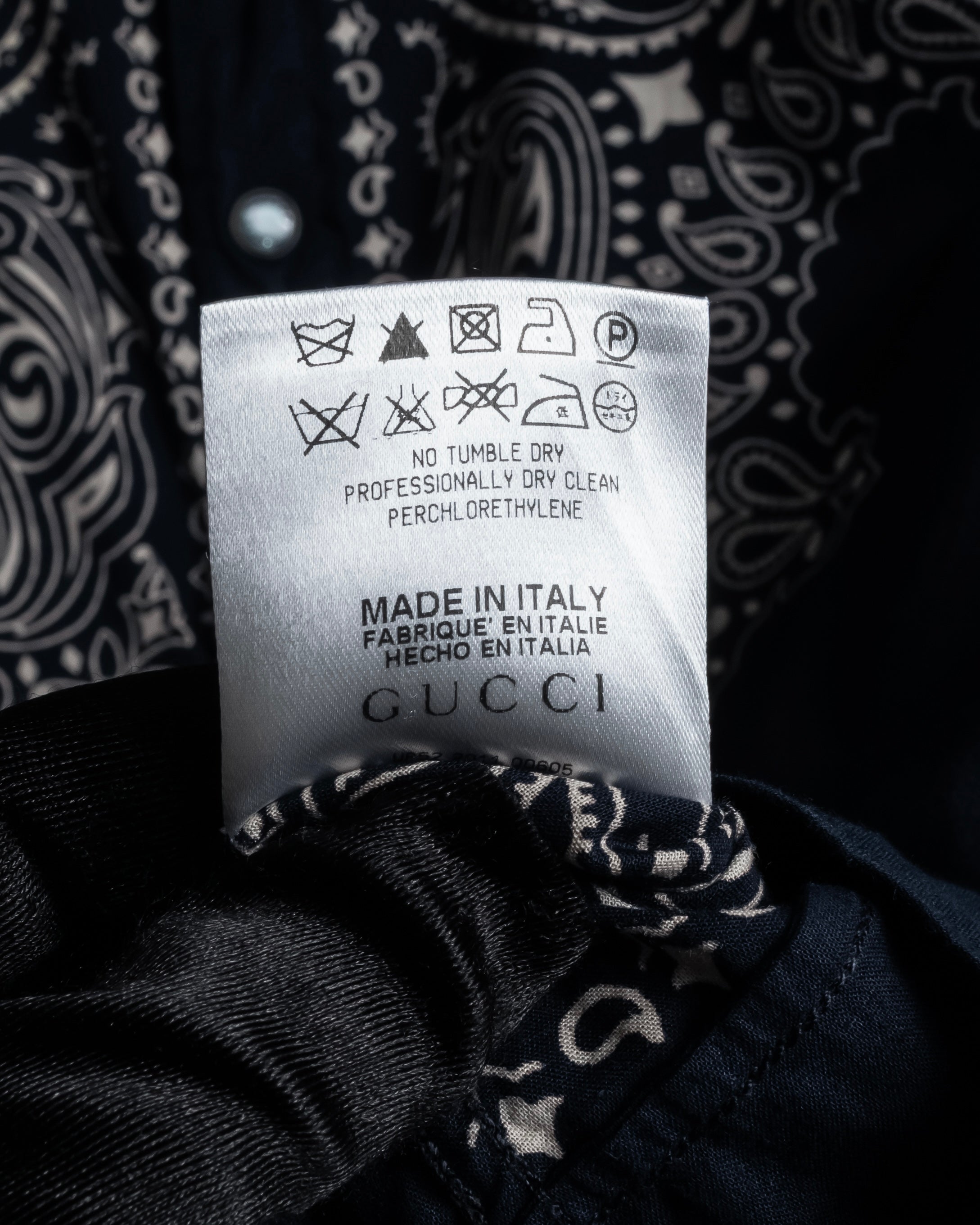 “GUCCI” 2011-12 Bandana panel print shirt