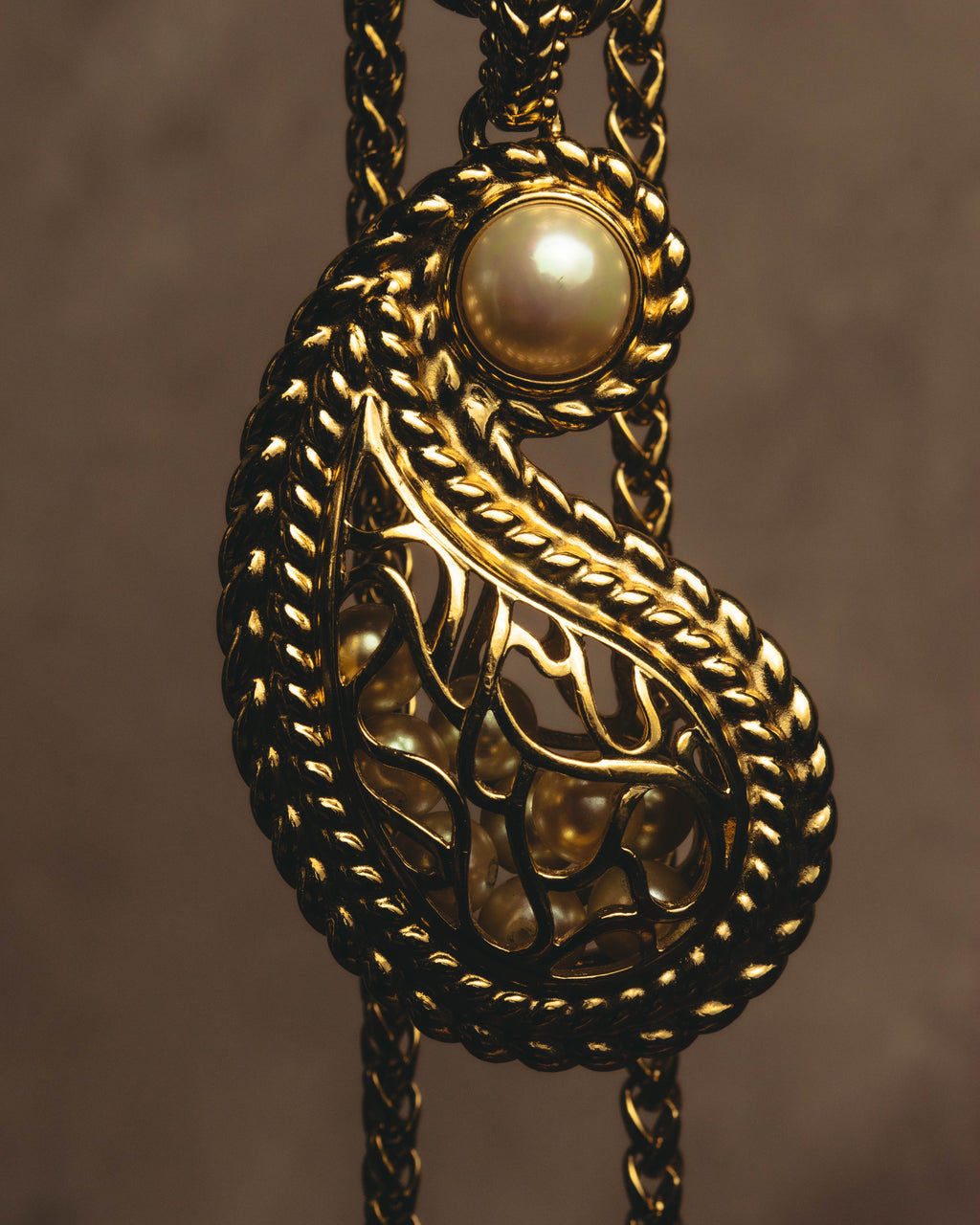 "Christian Dior" 80's-90's Ornate pendant necklace