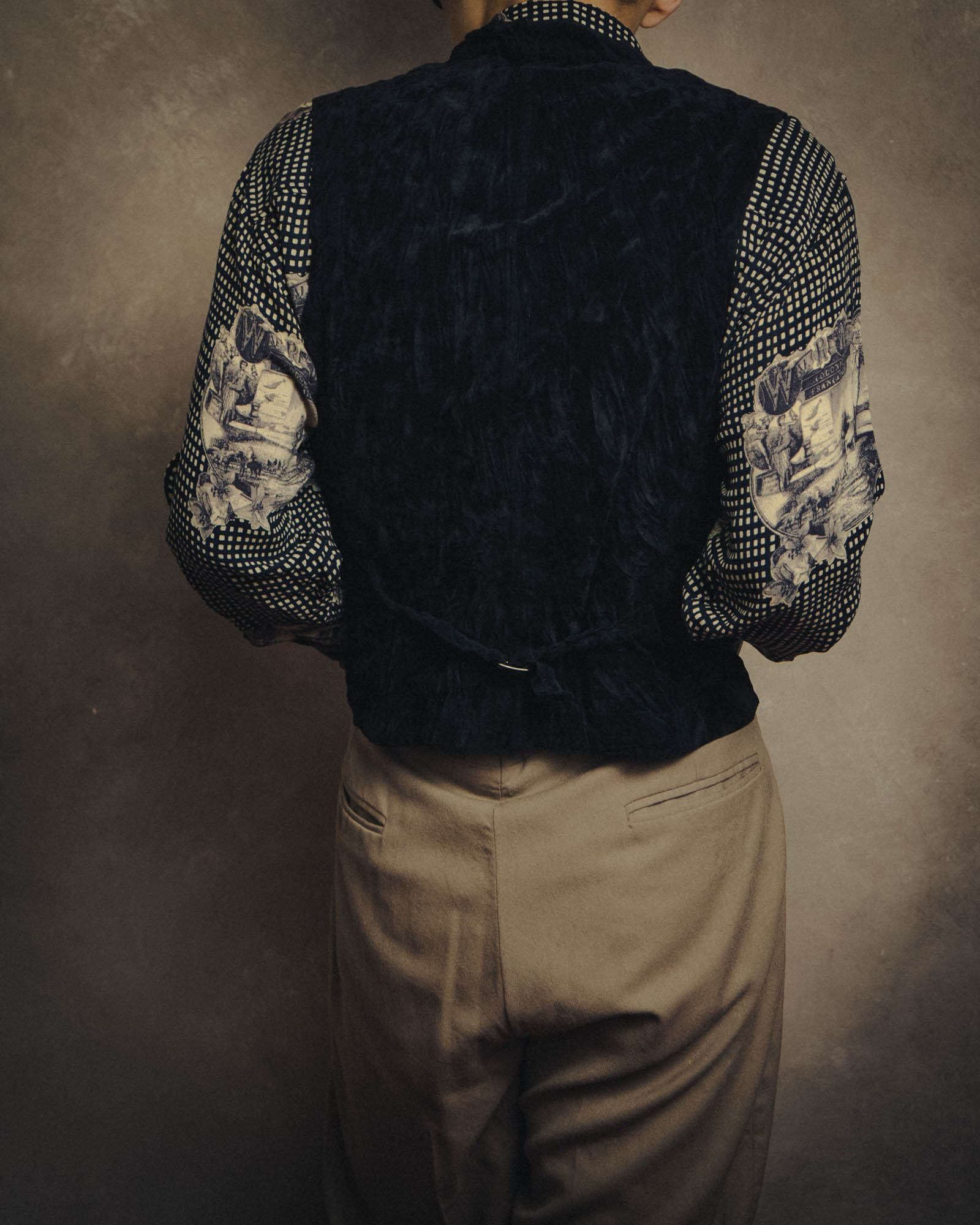 –SPECIAL– “ISSEY MIYAKE” 80’s-90’s crushed velvet utility vest
