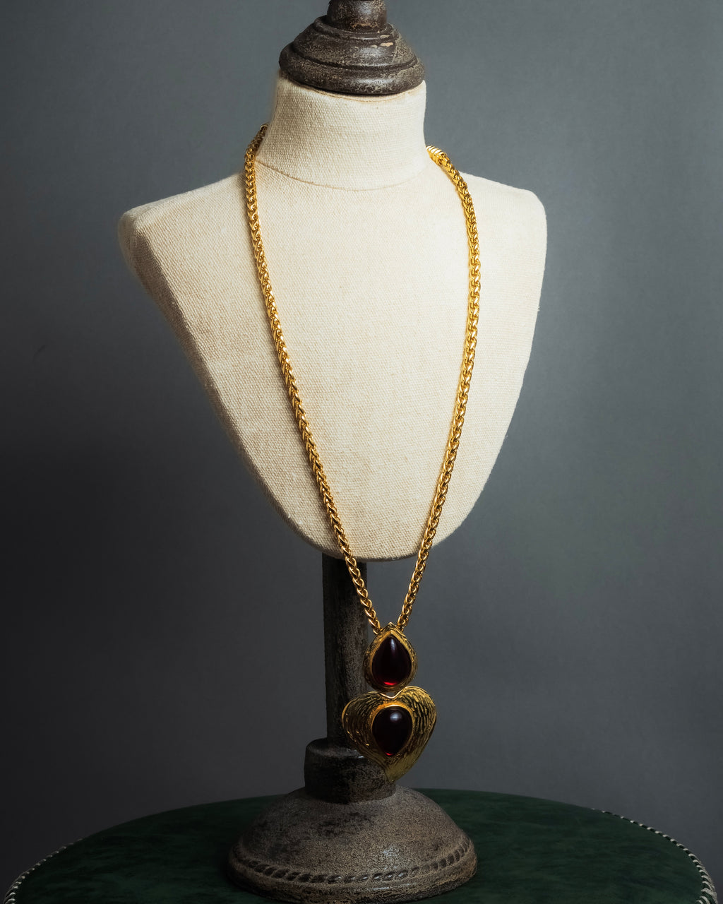 "YVES SAINT LAURENT" Vintage drop motif gold chain necklace