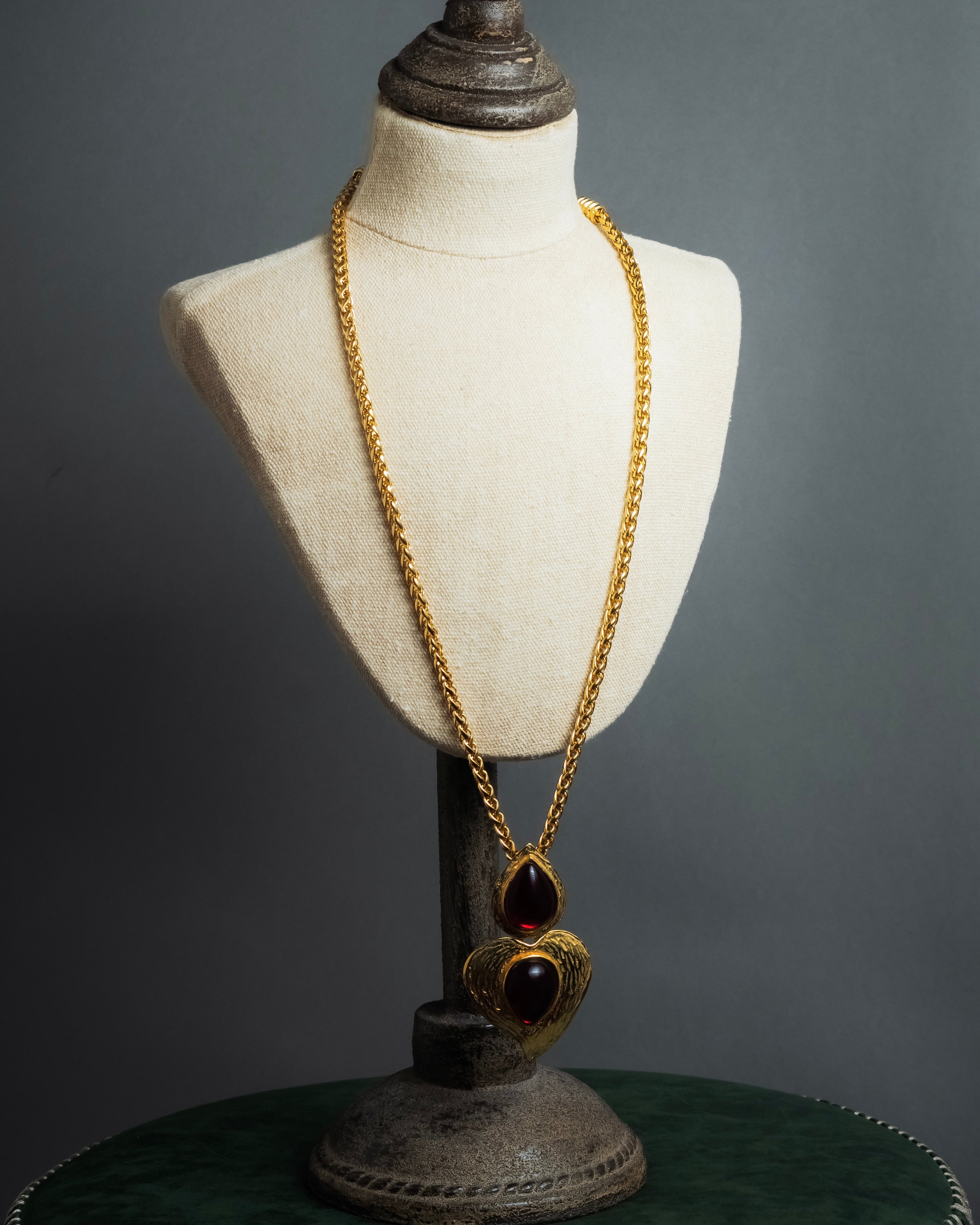 "YVES SAINT LAURENT" Vintage drop motif gold chain necklace