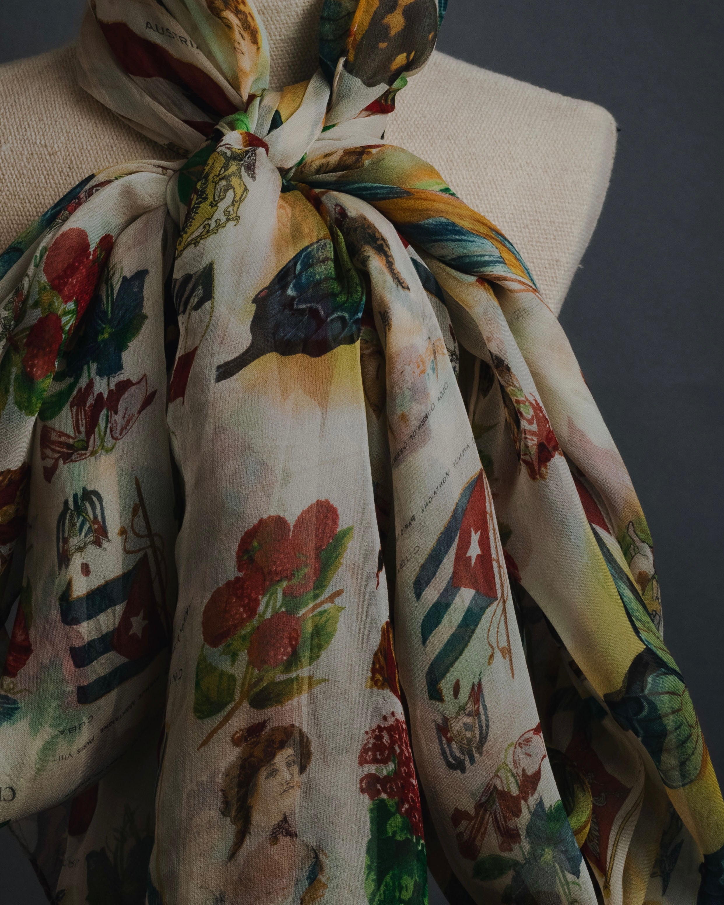 –SPECIAL– "Christian Dior"
00’s historic collage-print silk chiffon large stole