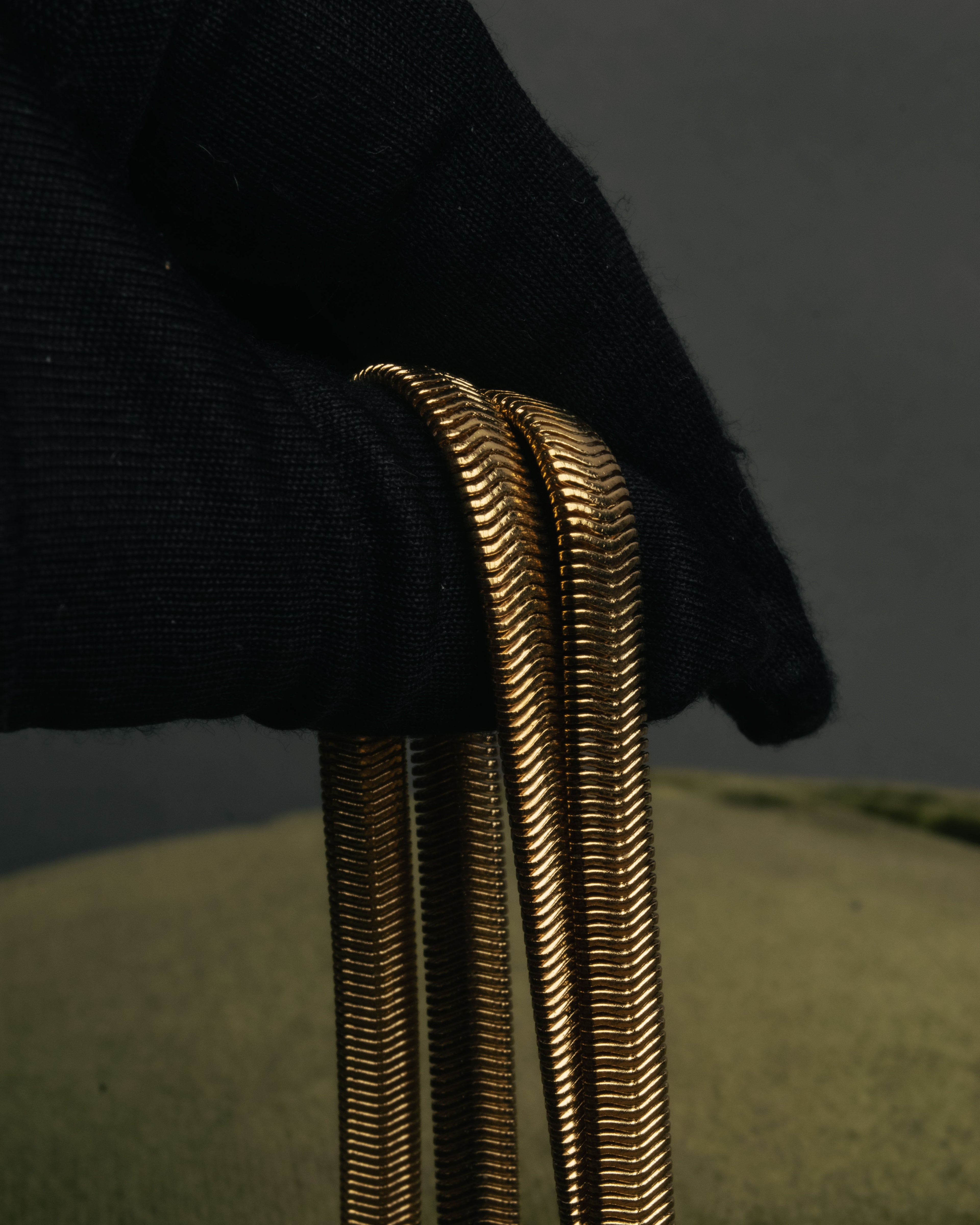 "Yves Saint Laurent" 80's-00's Gold tone textured pendant necklace