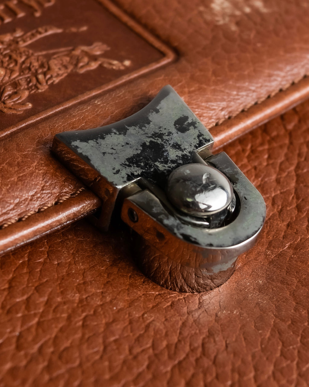 "BURBERRYS" Horizontal design camel grained leather bag