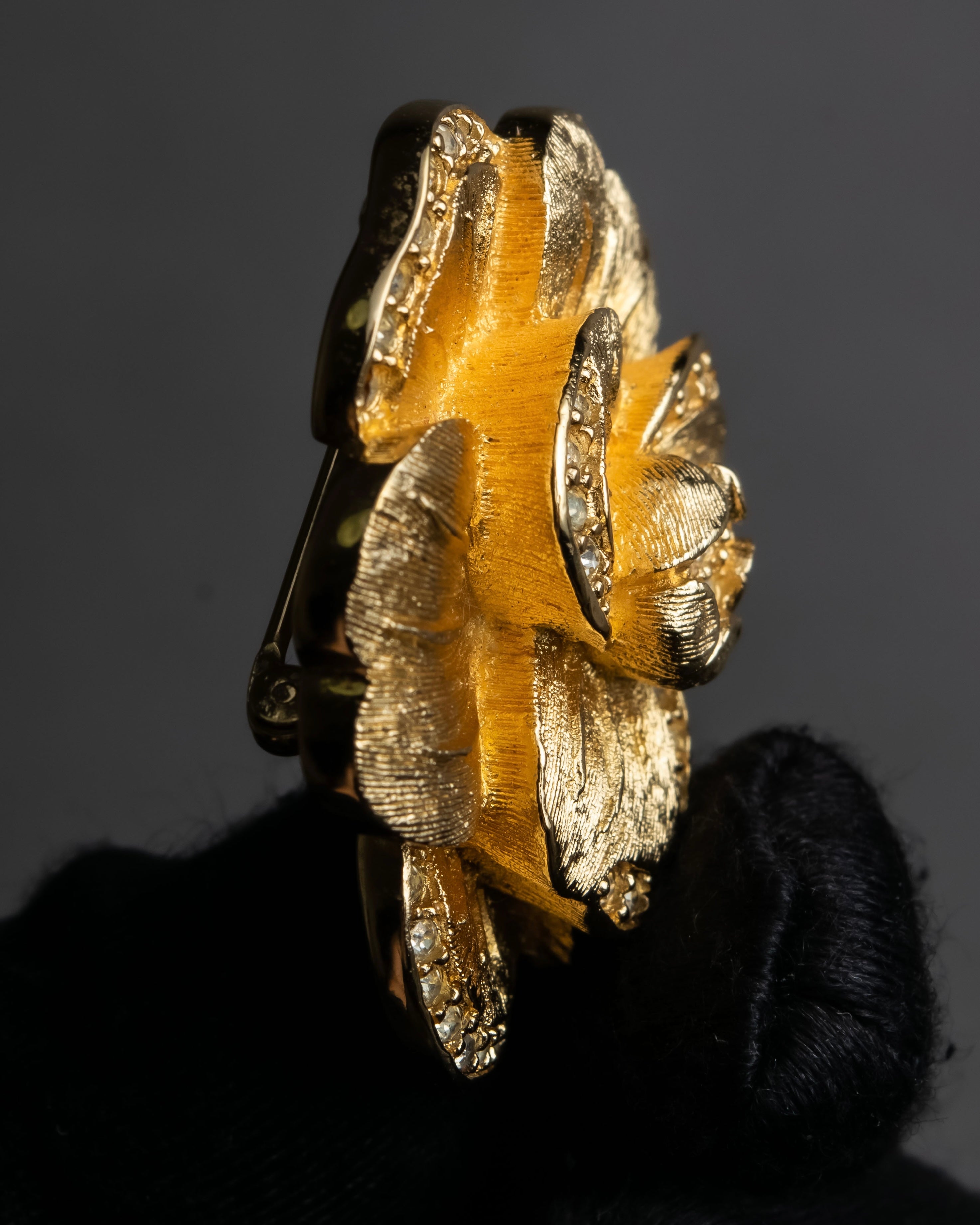 "Christian Dior" Flower motif gold brooch