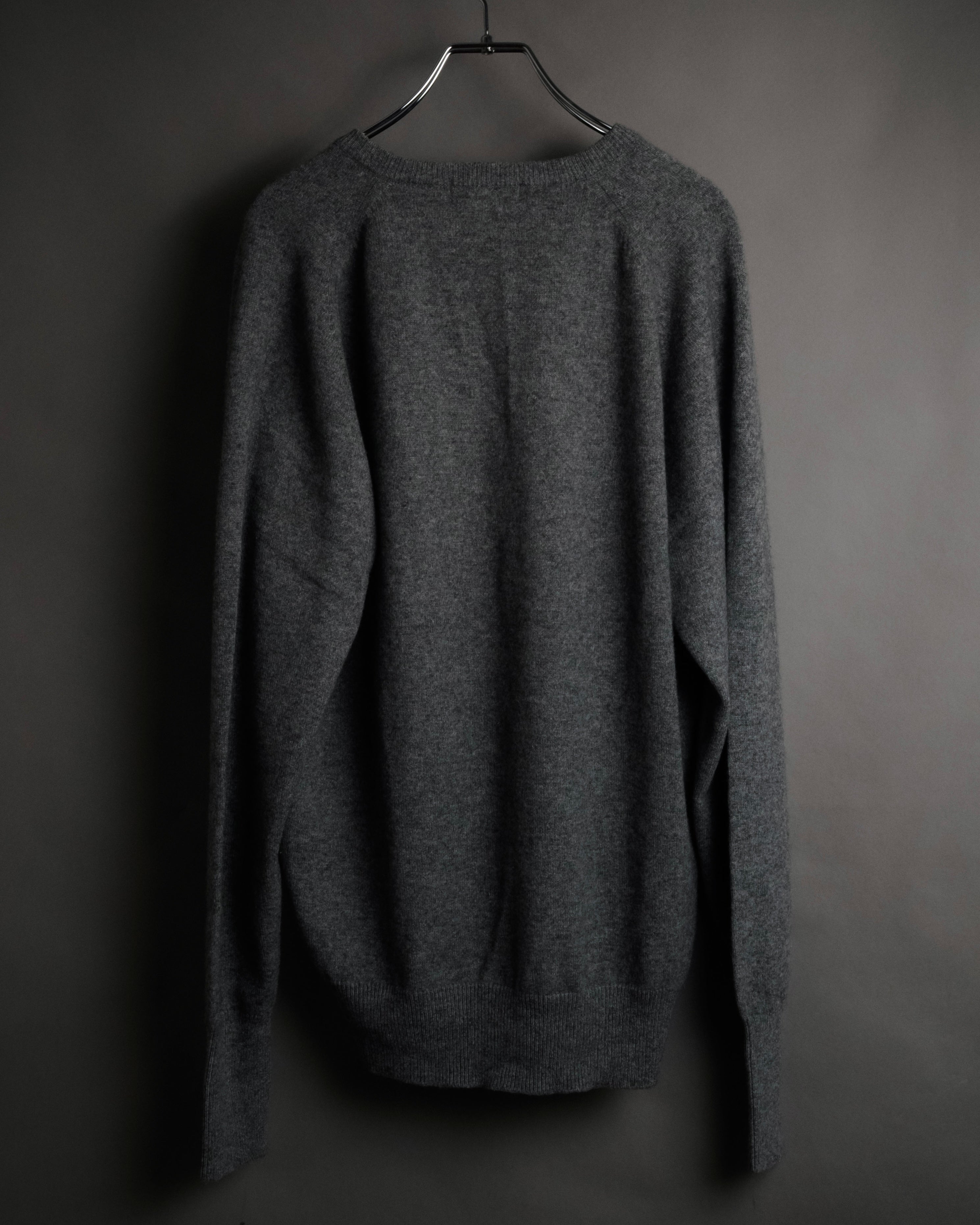 “Burberrys” 90’s pure cashmere v-neck knit sweater