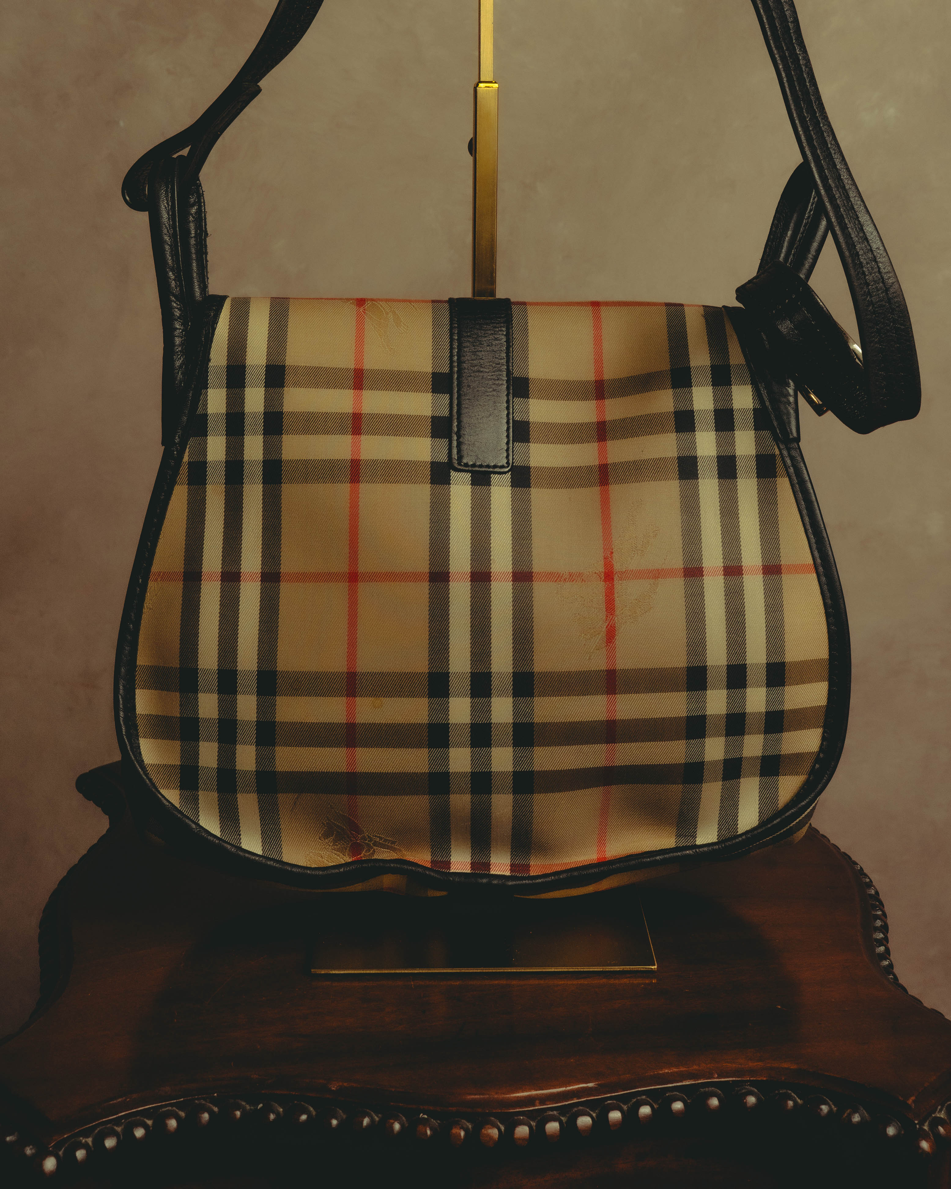 “Burberrys” 80’s-90’s Shadow horse check saddle shoulder bag