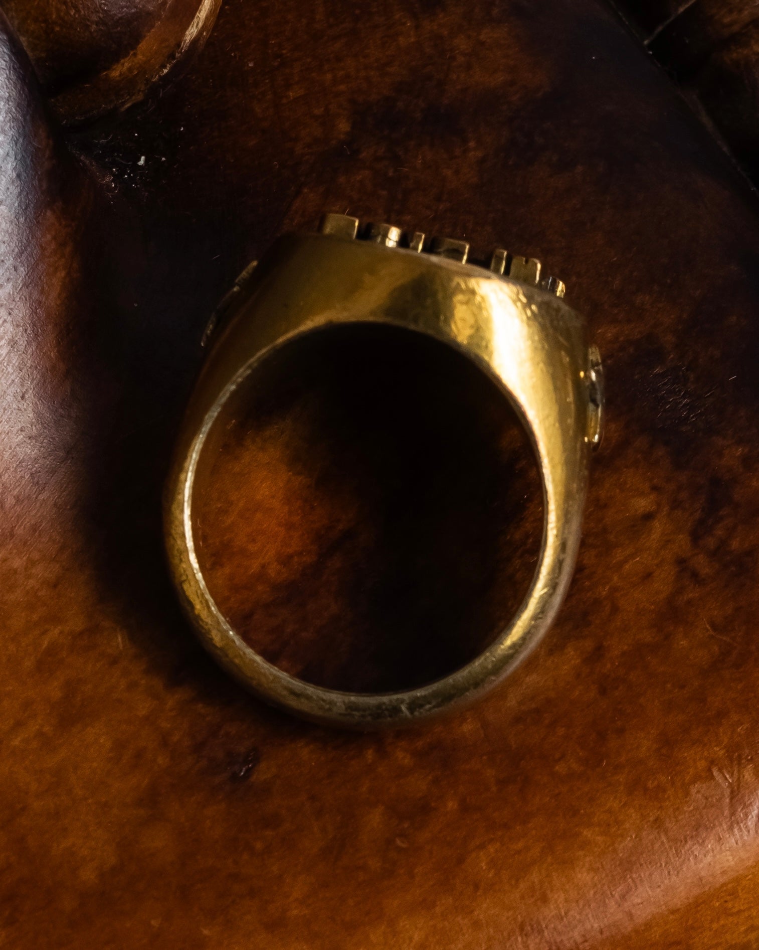 "DIOR" J’ADIOR engraved signet ring