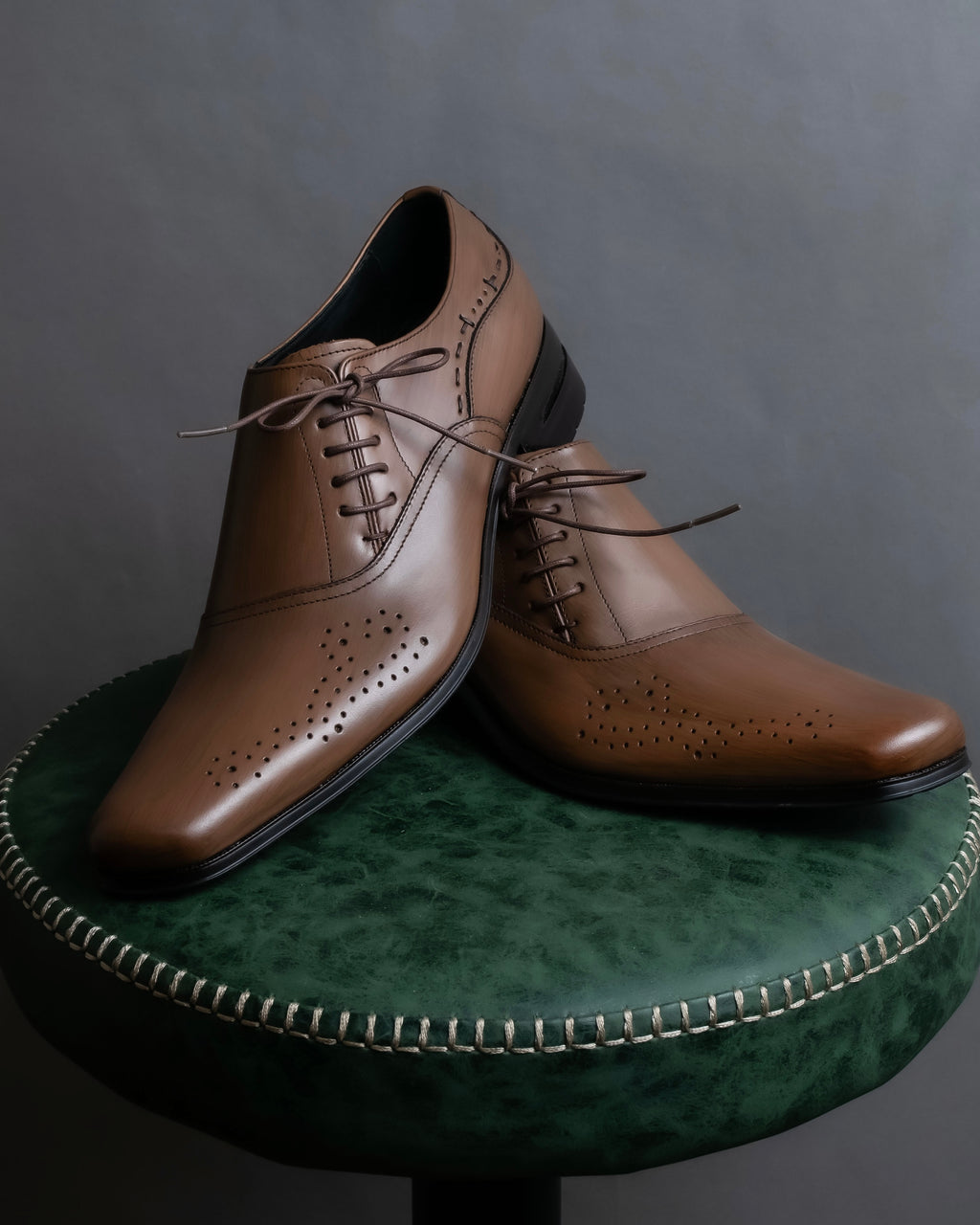 "KATHARINE HAMNETT" Perforated square toe lace-up leather shoes