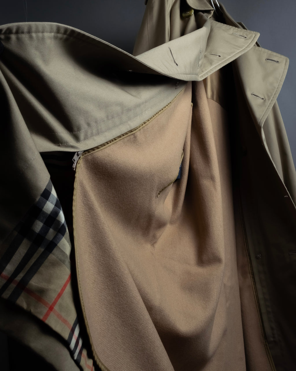 "BURBERRYS" Traditional detail double-breasted stand color trench coat