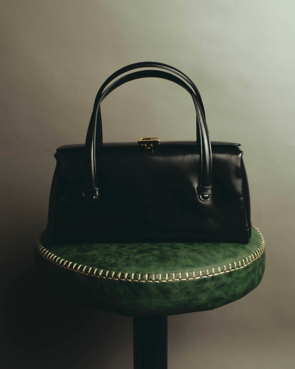 "GUCCI" 90's Structured leather top handle handbag
