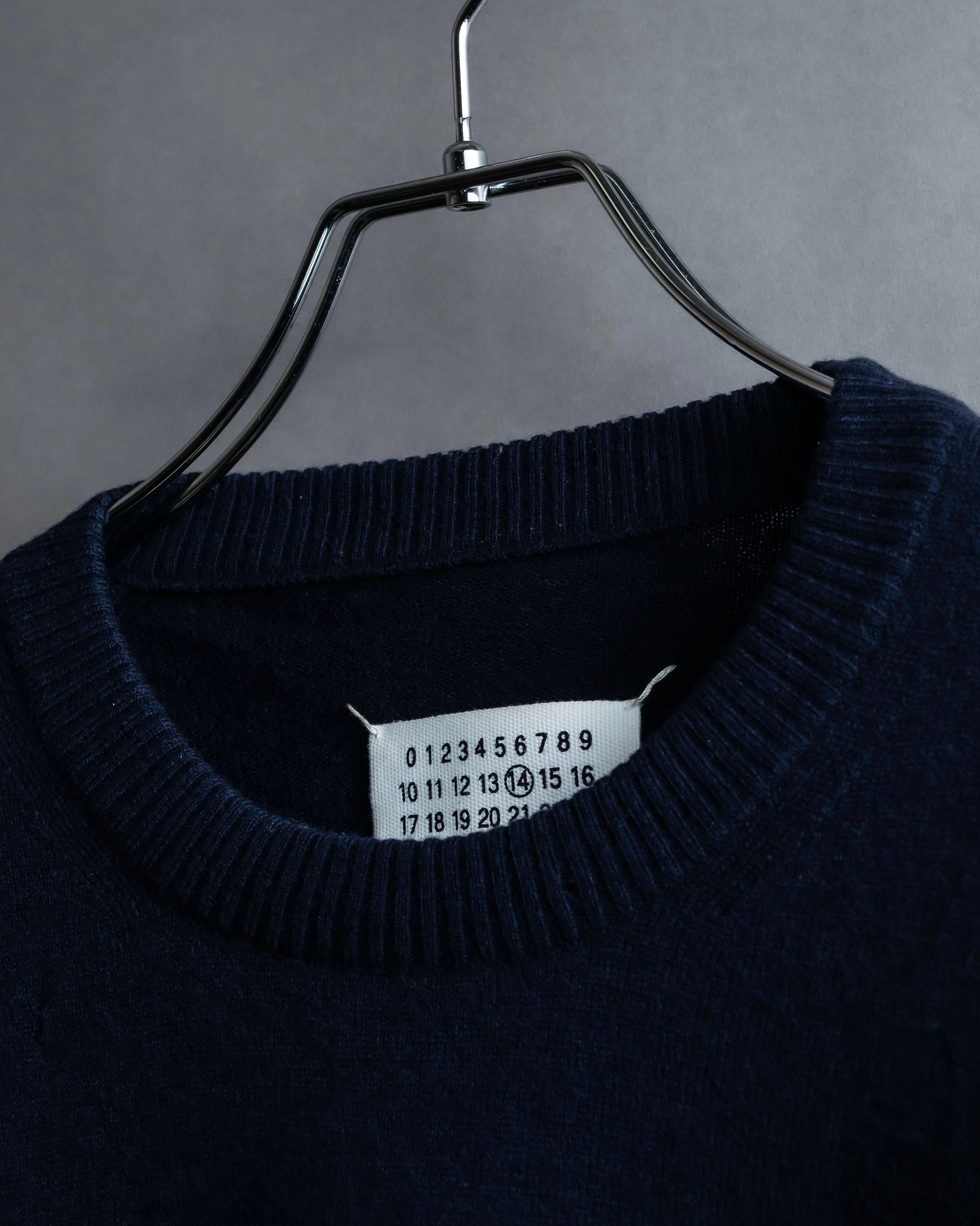"MAISON MARGIELA" 16AW elbow patch design navy color knit