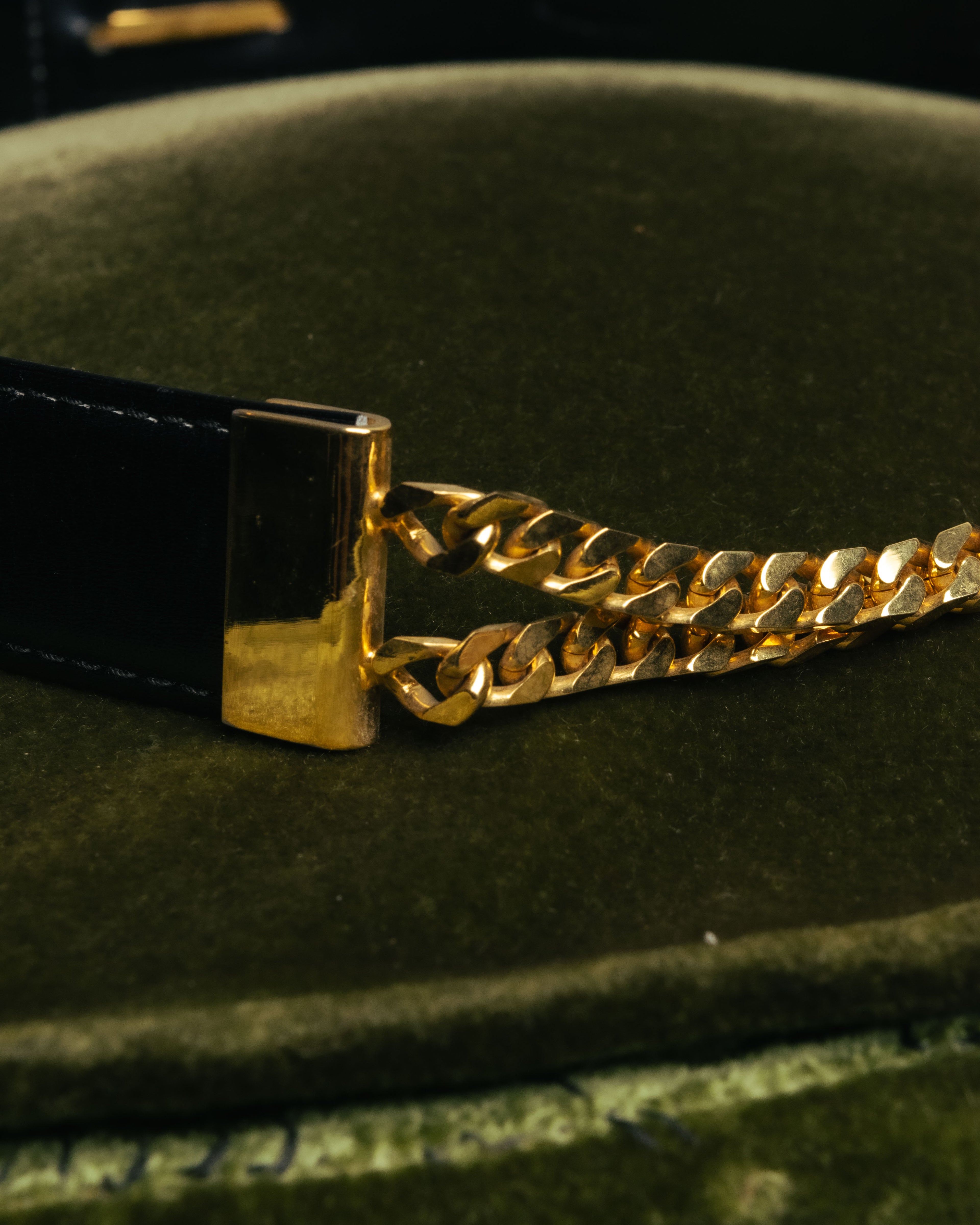 “CÉLINE” 70’s-80’s horsebit chain leather belt