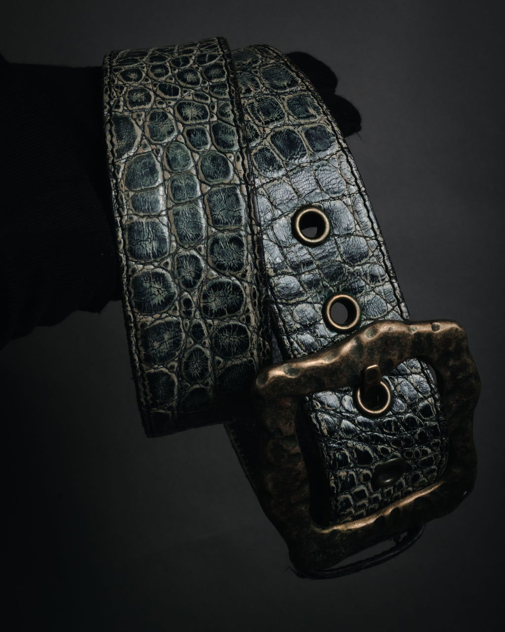 "DOLCE & GABBANA" 2003-08 Distressed croc-embossed hammered buckle belt