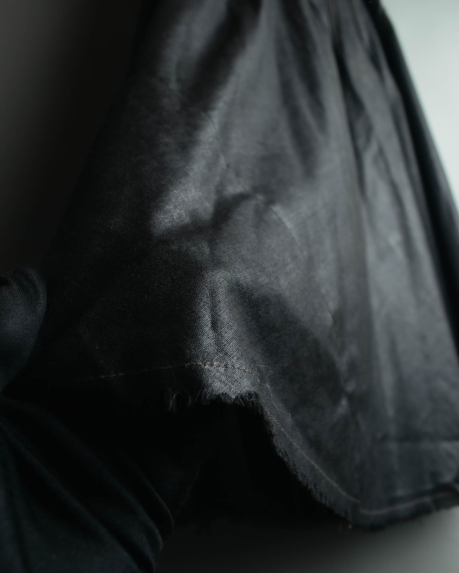 "JUNYA WATANABE COMME des GARÇONS" 00's Glossy raw hem flared long skirt